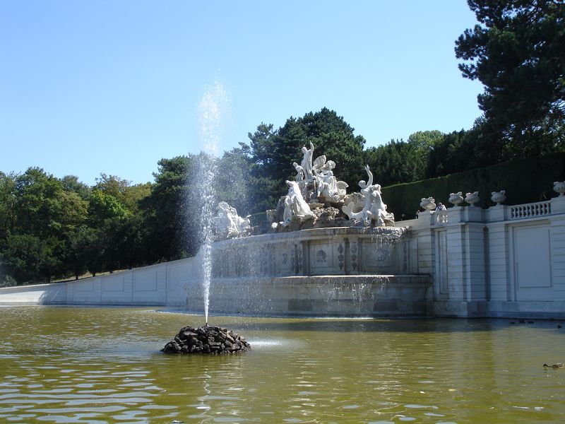 Schönbrunn Neptun-Brunnen
