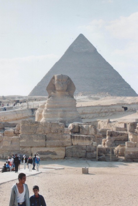 Sphinx mit Pyramide