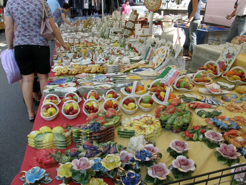 Keramischer Kitsch am Markt von Desenzano